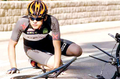 周杰倫穿單車服酷勁十足(圖)_影音娛樂(lè)_新浪網(wǎng)