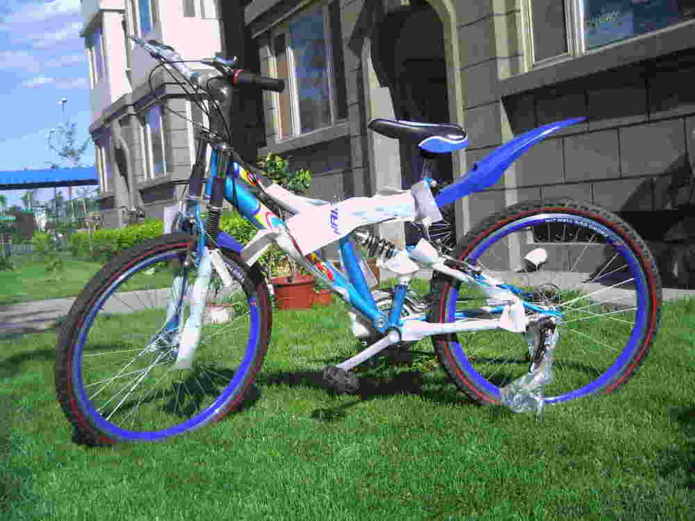 全新的變速自行車(chē)現(xiàn)低價(jià)轉(zhuǎn)讓